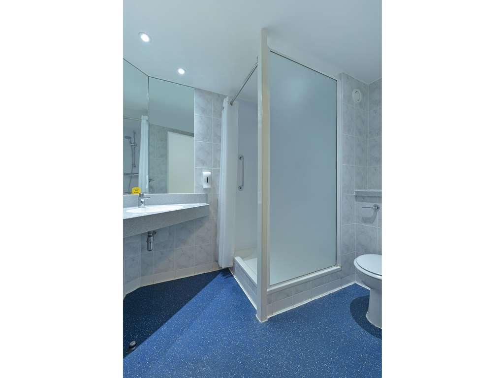 Travelodge Basildon Wickford Room photo
