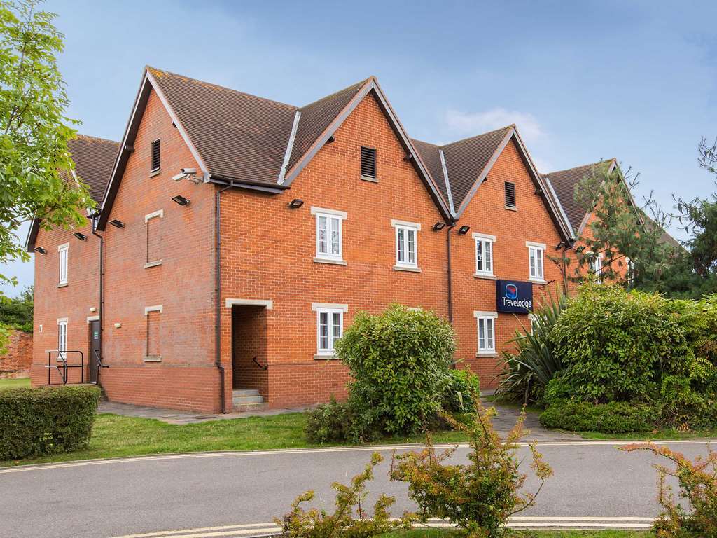 Travelodge Basildon Wickford Exterior photo