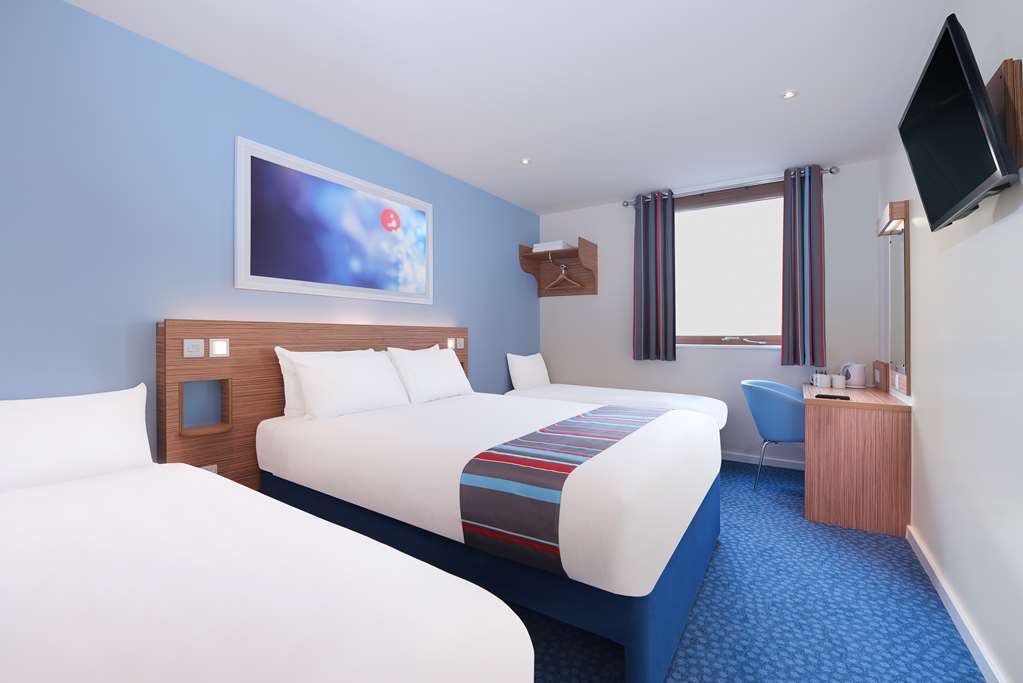 Travelodge Basildon Wickford Room photo